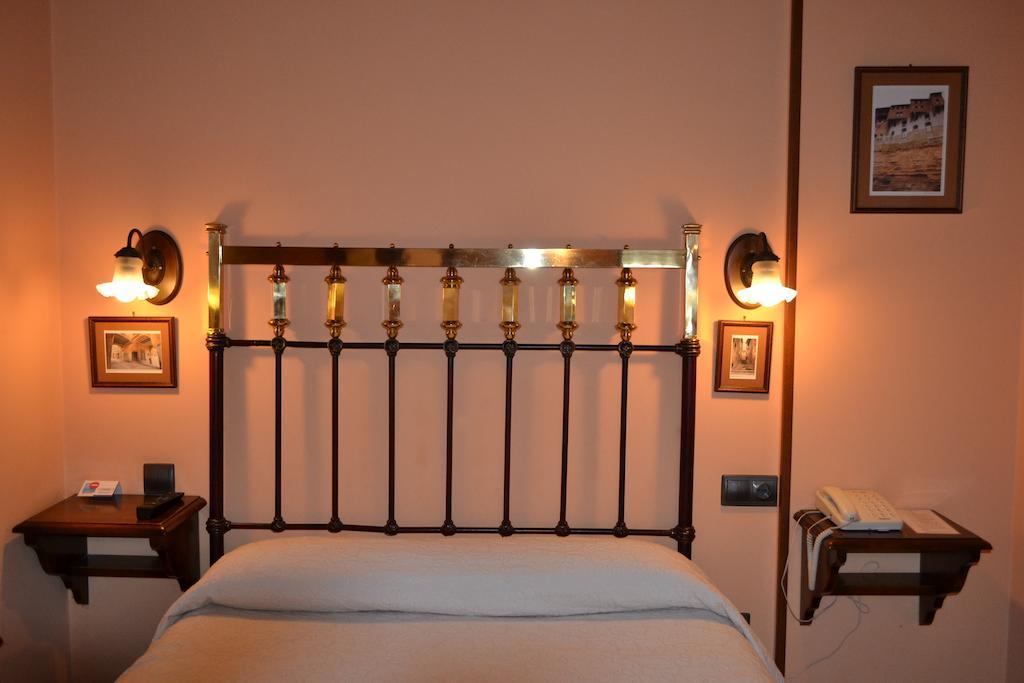 Hostal Santa Agueda Tarazona Oda fotoğraf