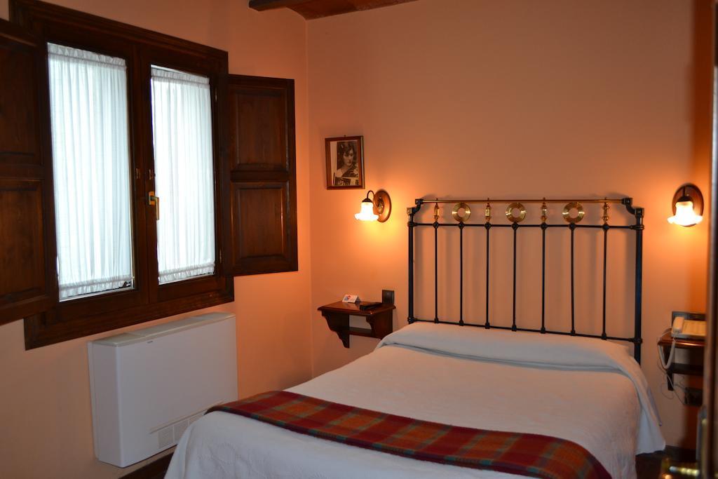 Hostal Santa Agueda Tarazona Oda fotoğraf