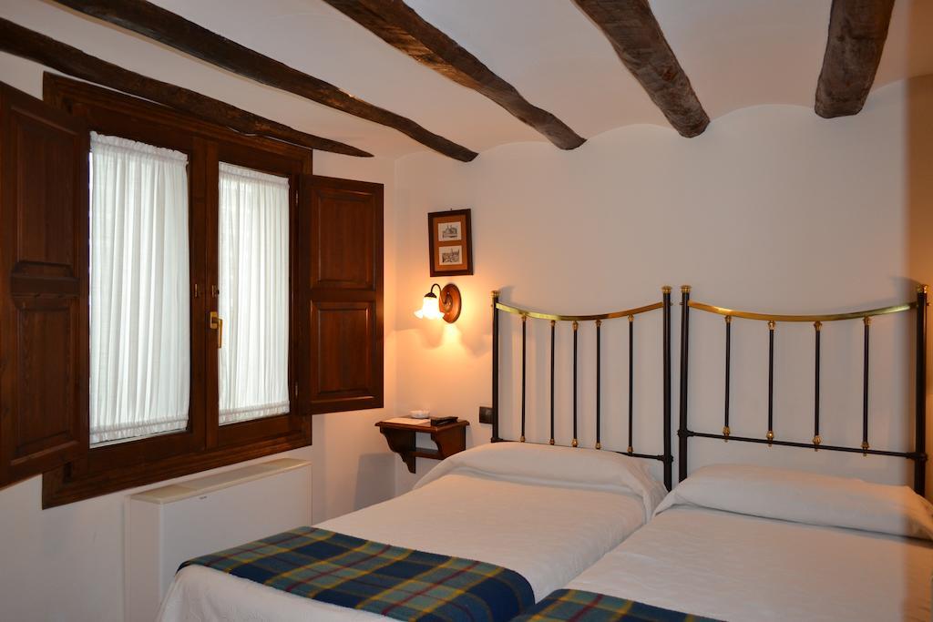 Hostal Santa Agueda Tarazona Oda fotoğraf