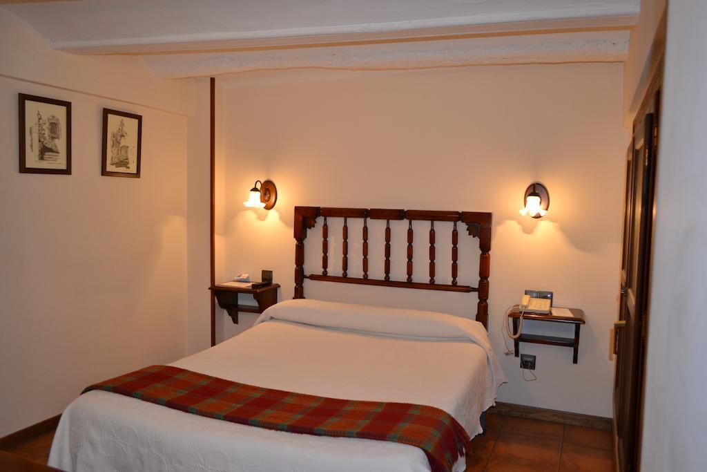 Hostal Santa Agueda Tarazona Oda fotoğraf