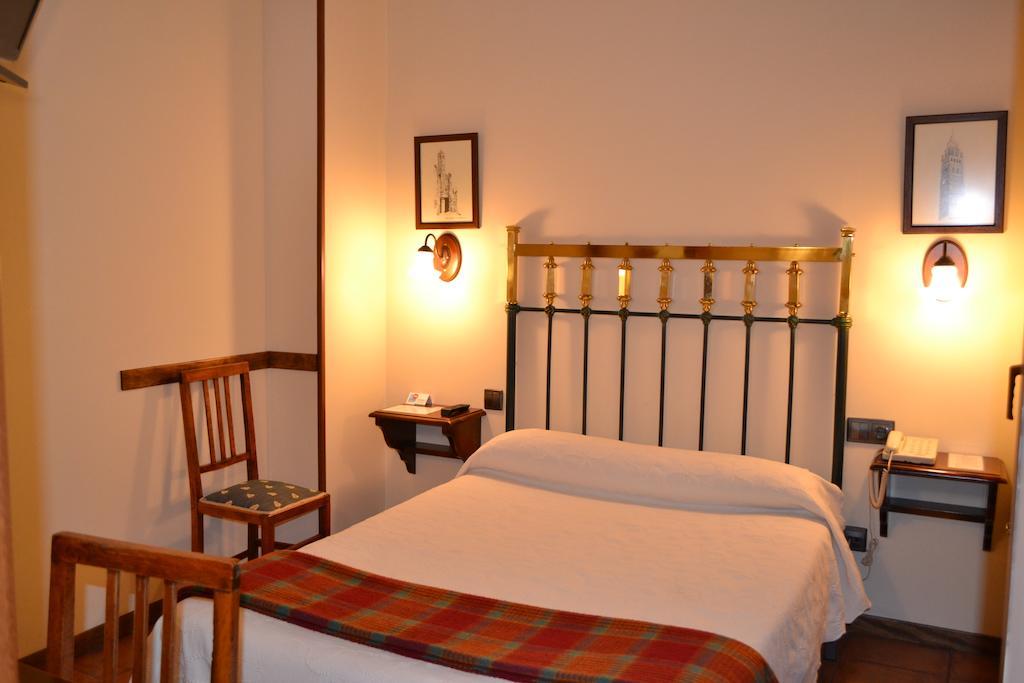 Hostal Santa Agueda Tarazona Oda fotoğraf
